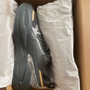 Brand new Women’s Puma Tennis shoes